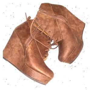 Shi Ankle Booties